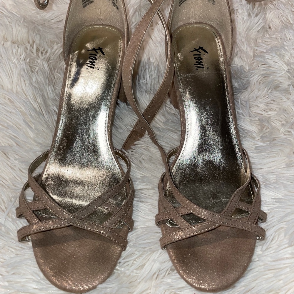 METALLIC HEELS